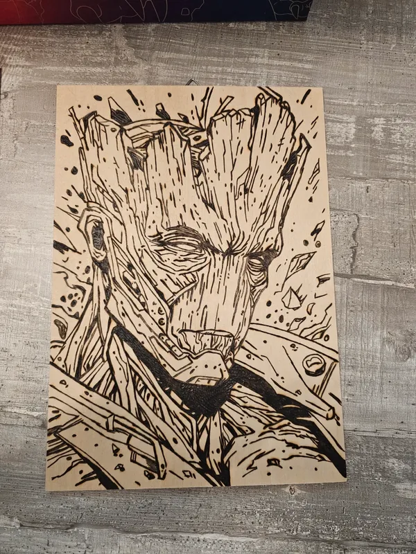 quadro in legno formato a4 pirografato groot guardiani della galassia marvel